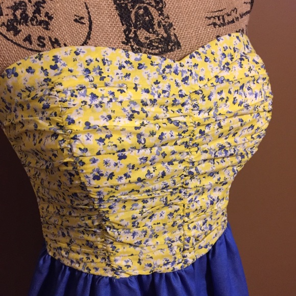 My Michelle Juniors Dress - Picture 3 of 8